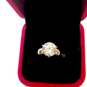 2 carat sterling silver CZ ring. Size 6.